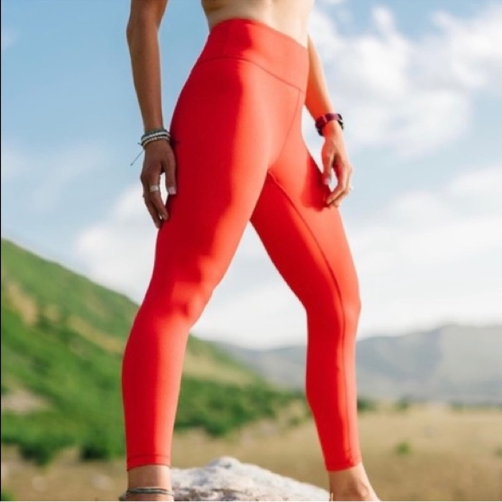 Zyia Red Fire Vibration leggings, size 8-10